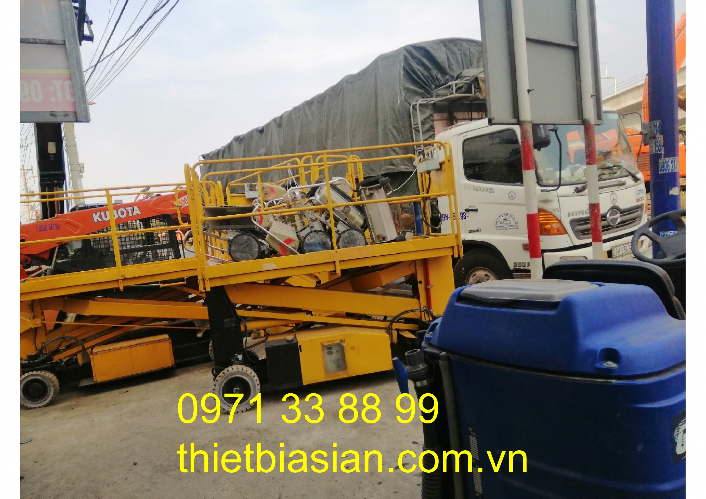 Asian Việt Nam chuyển xe nâng người từ kho Hồ Chí Minh giao cho khách hàng tại Hà Nội